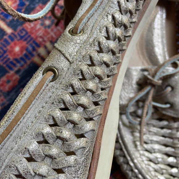 Frye Quincy Woven Metallic Boat Shoes — Wm 10 EUC/ Like new - Picture 7 of 13
